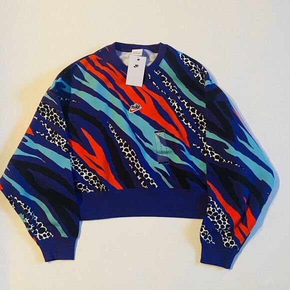 Women’s Nike Sweater Size Small 90’s Sportswear Inspired BRAND NEW - Picture 2 of 9